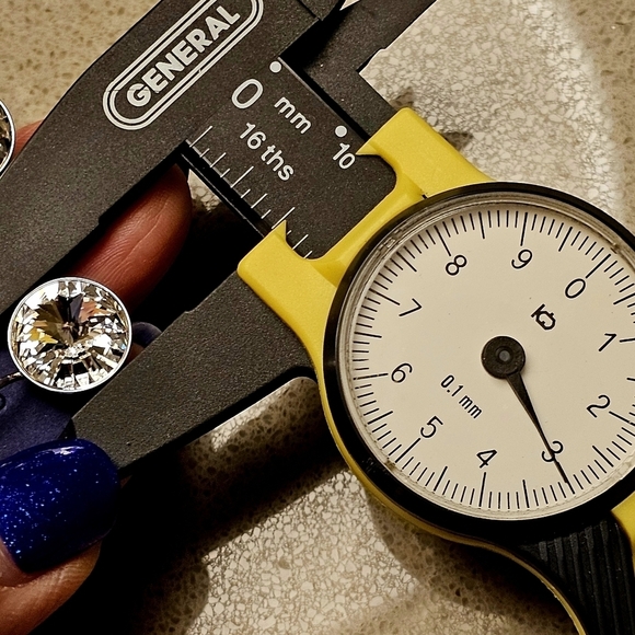 Swarovski Element NEW ClearTearDrop Loop Dangle earrings LeverbackWeddi
ng Gift! - Picture 2 of 5